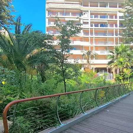 Casa Gaia مينتون