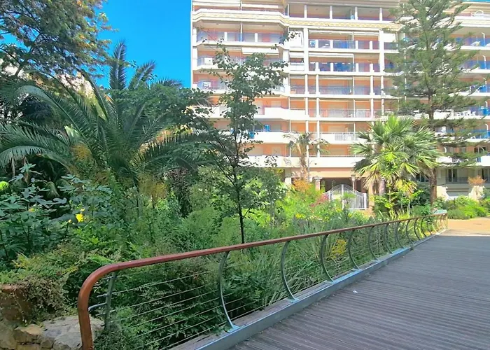 Casa Gaia مينتون